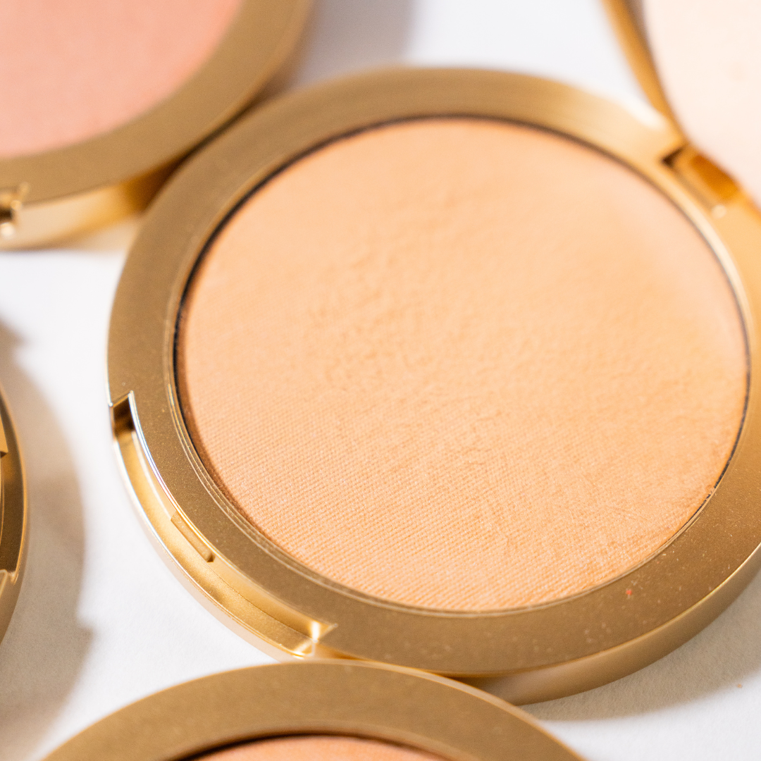 Nonstop Glow Finishing Powder with Peptides