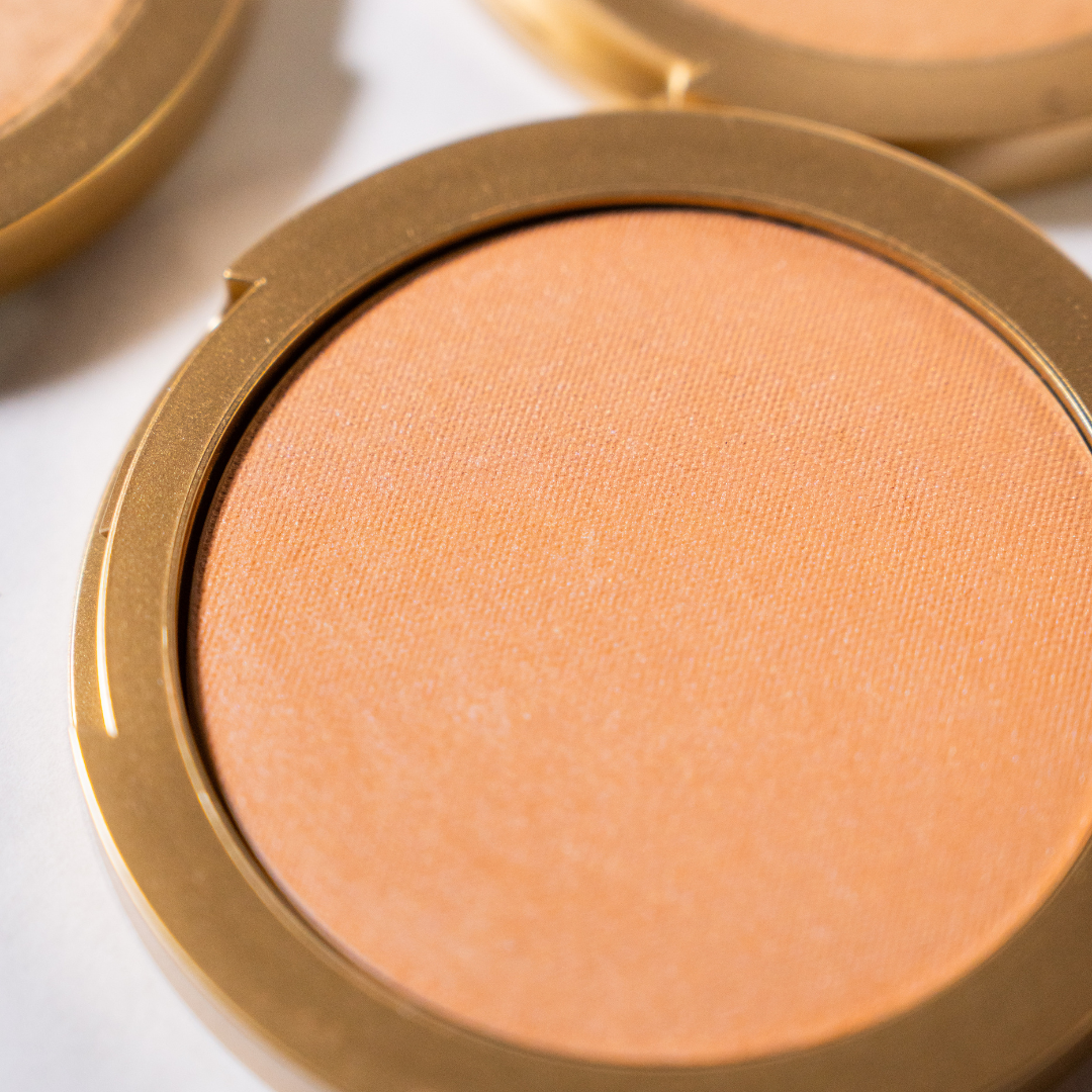 Nonstop Glow Finishing Powder with Peptides