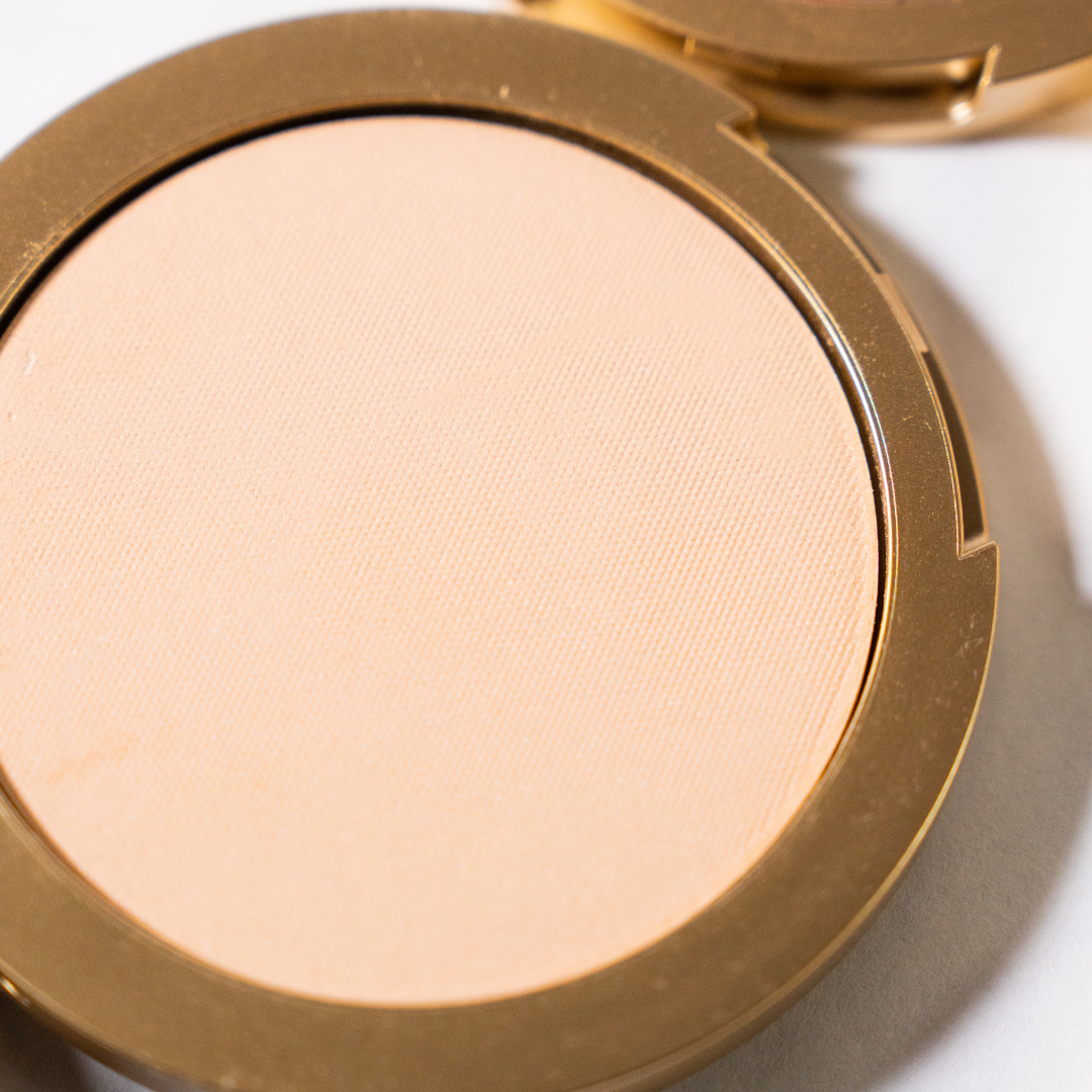 Nonstop Glow Finishing Powder with Peptides